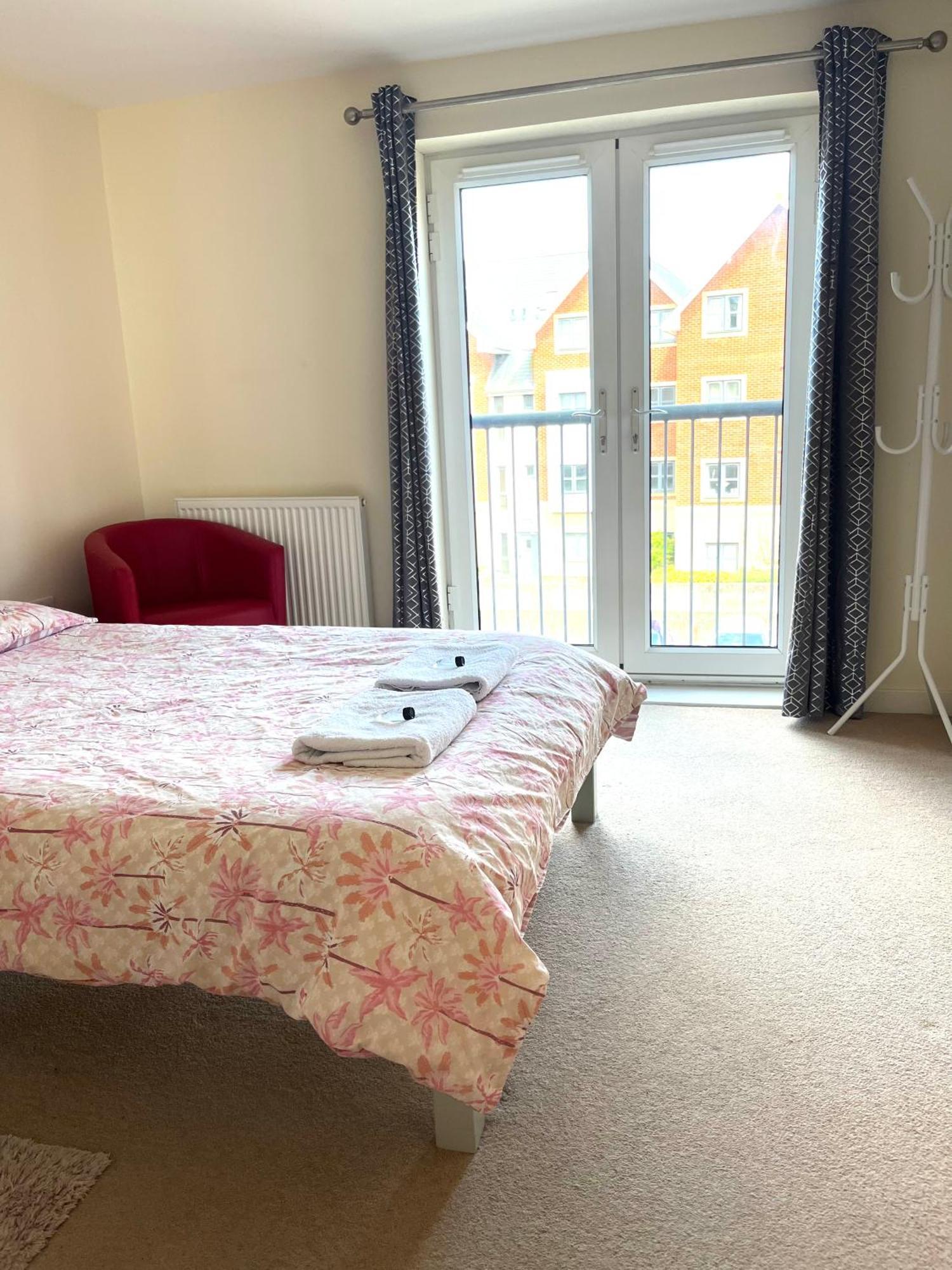 Spacious Two Bedrooms Apartment For Business And Holiday Portsmouth Exteriér fotografie