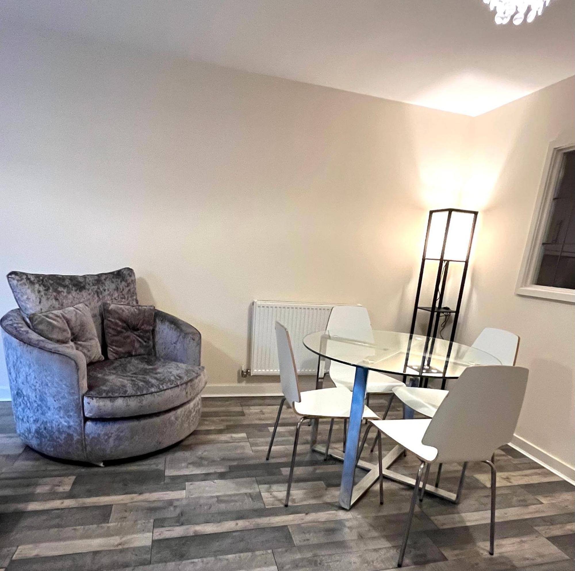 Spacious Two Bedrooms Apartment For Business And Holiday Portsmouth Exteriér fotografie